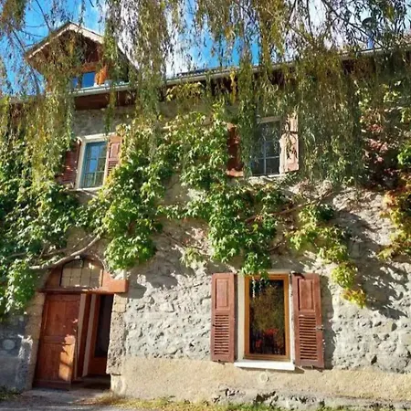 Grande Maison Familiale Avec Piscine Chauffee Vakantiehuis Faucon-de-Barcelonnette